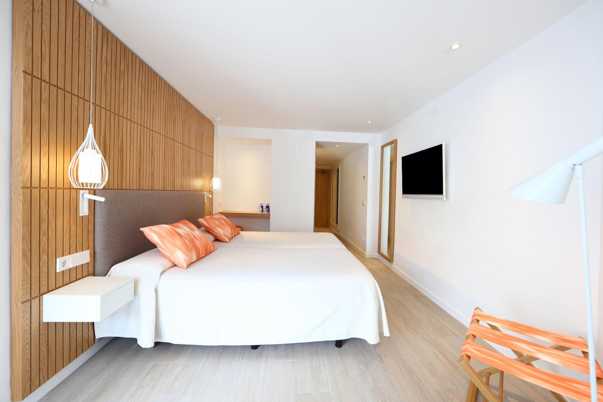 Hotel Iberostar Waves Playa De Muro 4*