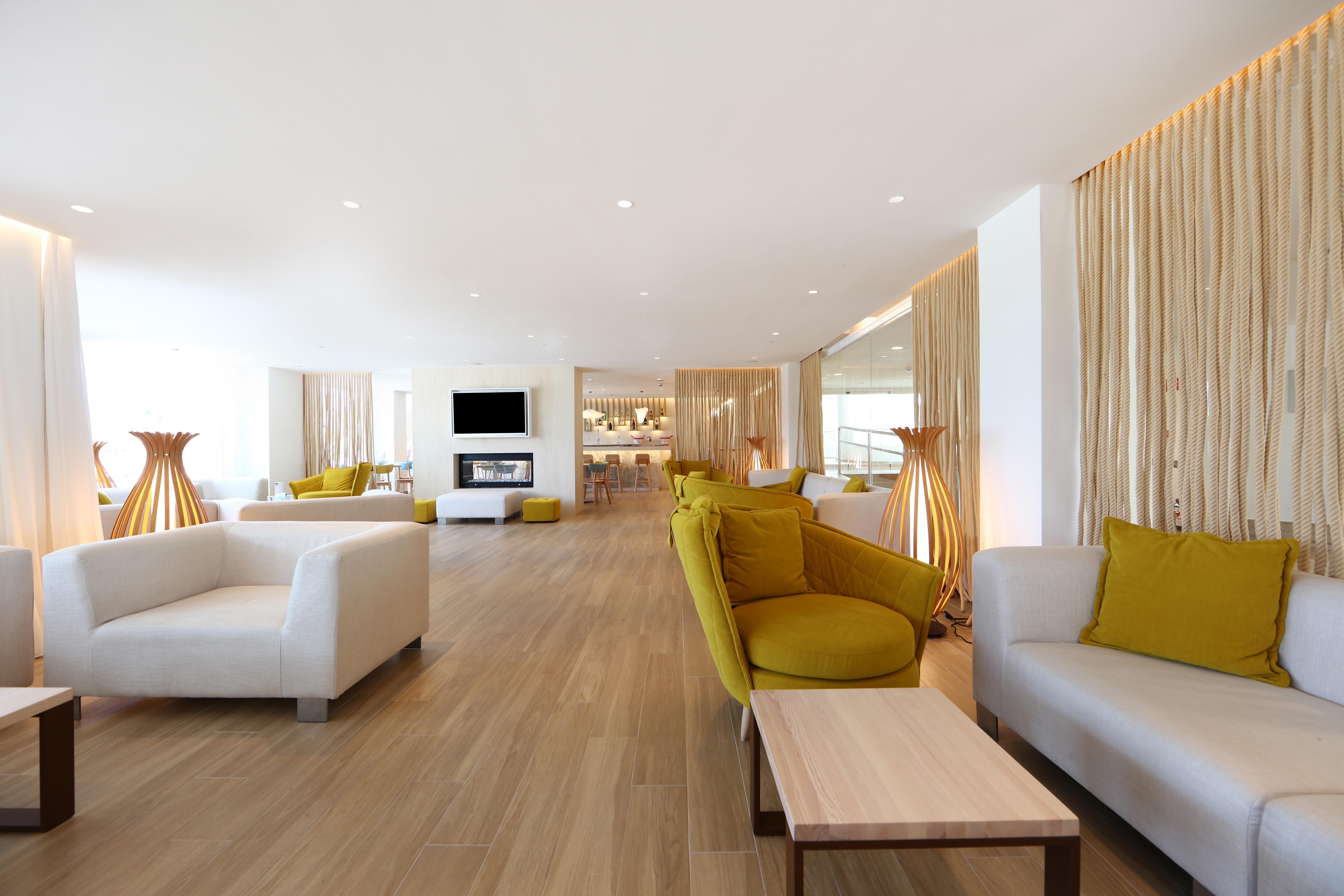 Iberostar Waves Playa De Muro Hotel 4*